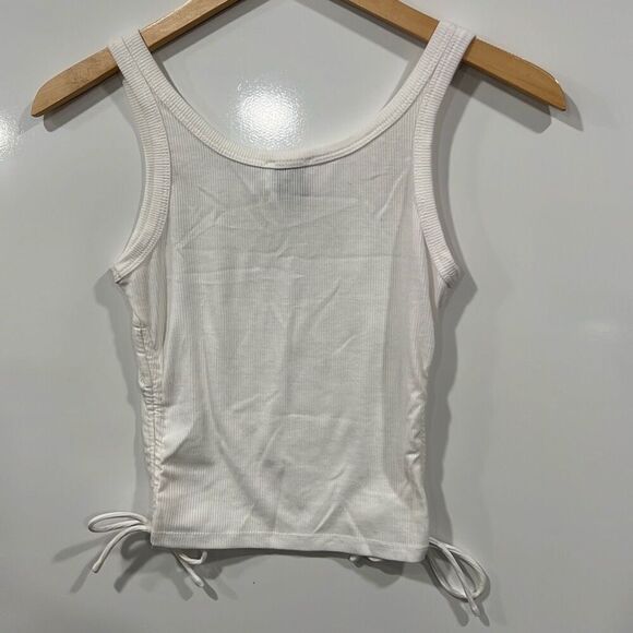 Princess Polly white ribbed cropped tank size 2 - Picture 5 of 5